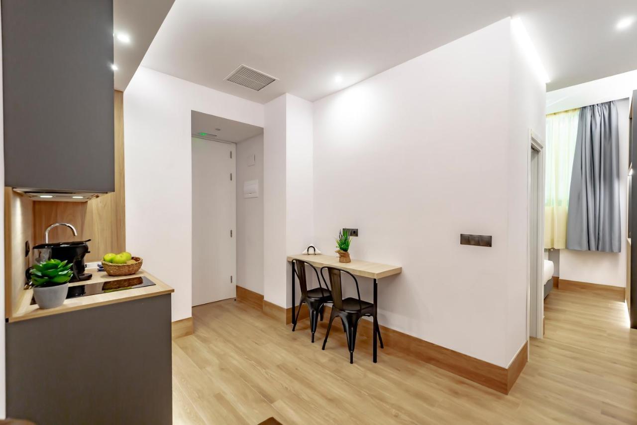 Dobohomes - Montesa 20 Apartamentos Madryt Pokój zdjęcie